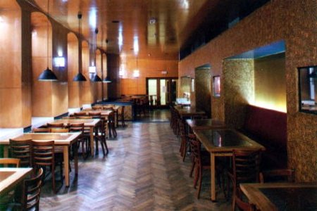 Interir restaurace Staropramen ve smchovskm pivovaru
